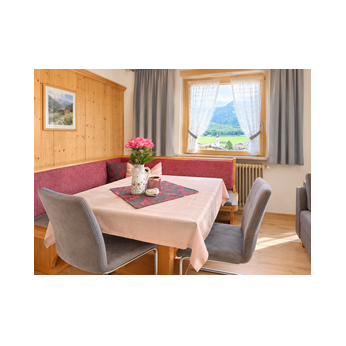 Große Ferienwohnung mit Personenlift im Haus.