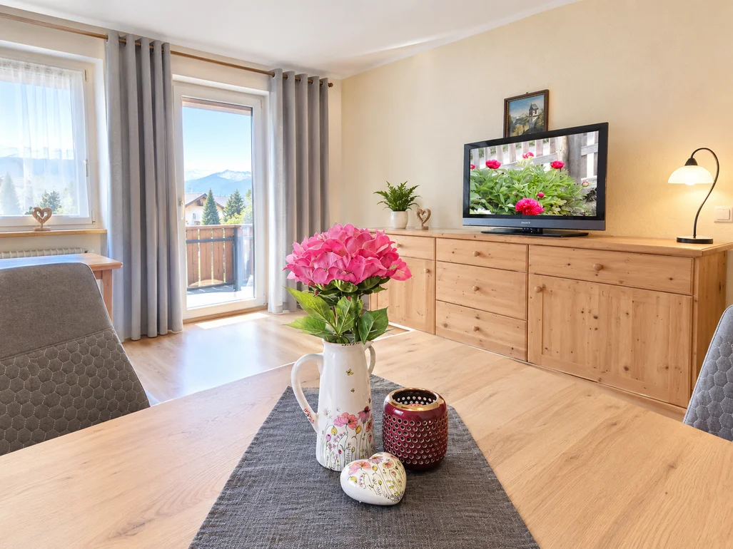 Apartment mit getrenntem Wohnzimmer und Schlafzimmer. Eingerichtete Küche mit allem was man braucht. Für Familie und Freunde
