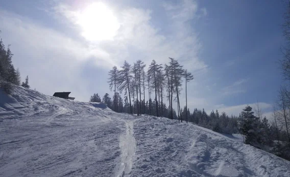 Schneeschuhwanderung am Sonnenplateau Mieming in Tirol. Schöne Ferienwohnungen in Tirol mit Sauna.
