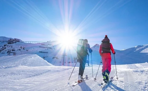 Ferienwohnungen Adlerhof,  zentral gelegen für Skitouren in Tirol. Sauna und Infrarotkabine stehen für Sie zur Verfügung.